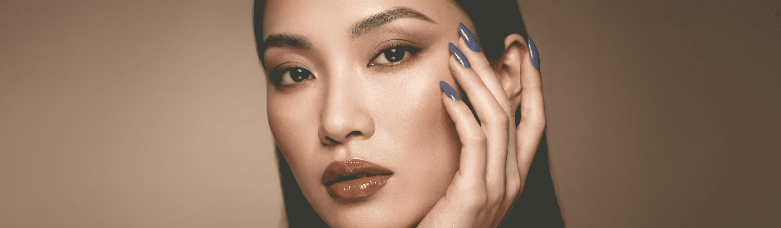 Woman with blue color gel polish nails